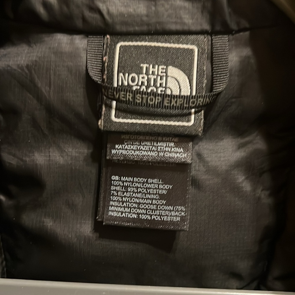 North Fave Vest - Picture 4 of 7